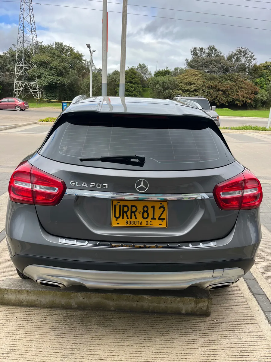 Mercedes-Benz GLA 200 2015 Gris Cota