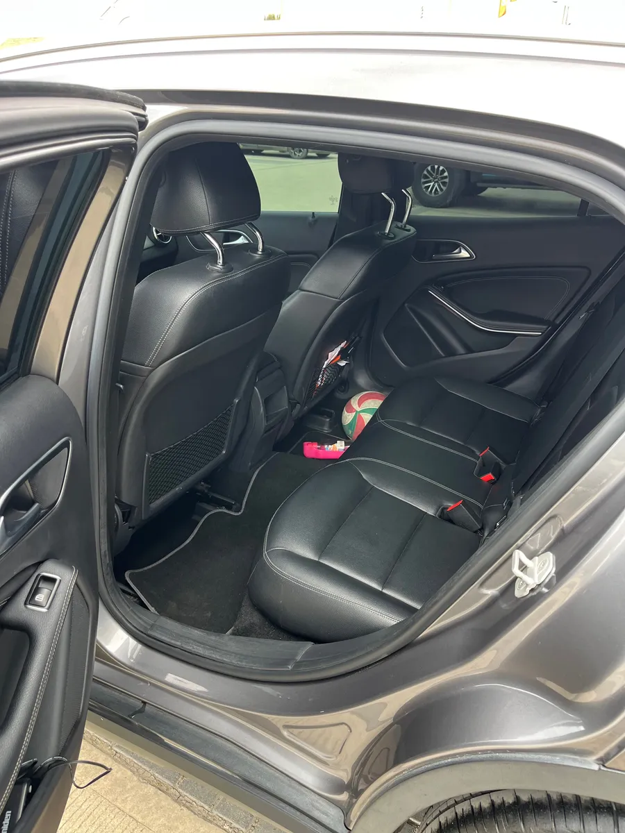 Mercedes-Benz GLA 200 2015 Gris Cota