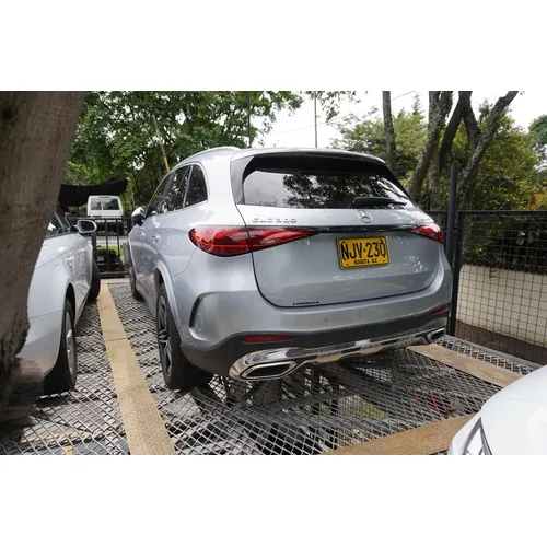 Mercedes-Benz GLC 300 2025 Plateado Bogotá