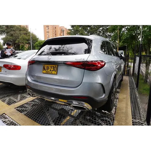Mercedes-Benz GLC 300 2025 Plateado Bogotá