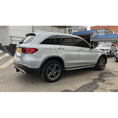 Mercedes-Benz GLC 300 2022 Plateado Bogotá