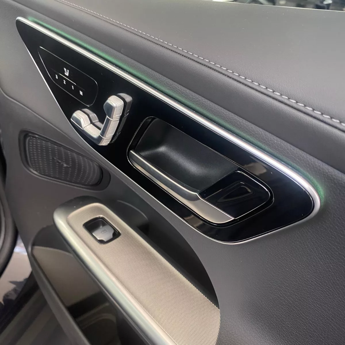 Mercedes-Benz Clase GLC GLC 300 SUV AMG LINE 4MATIC