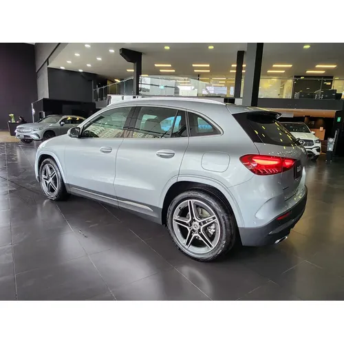 Mercedes-Benz GLA 250 2027 Plateado Bogotá