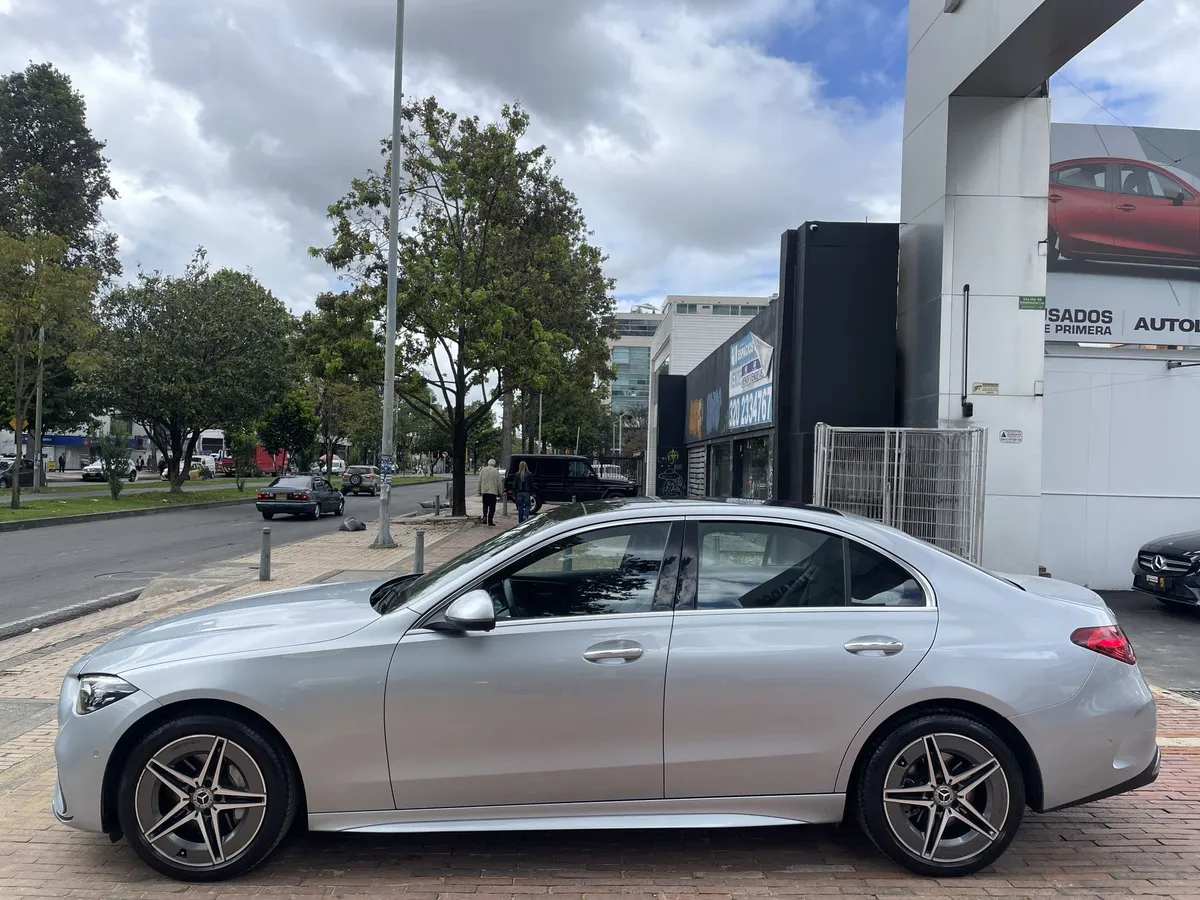 Mercedes-Benz C 200 2025 Plateado Bogotá