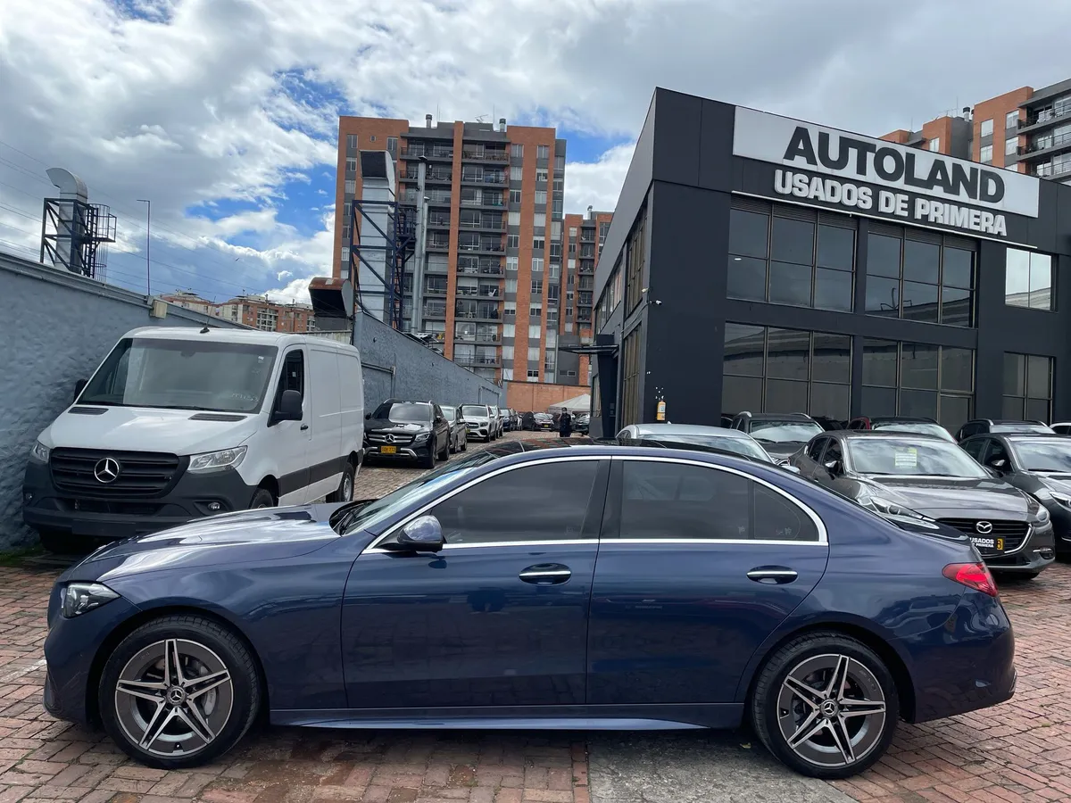 Mercedes-Benz C 200 2025 Azul Bogotá