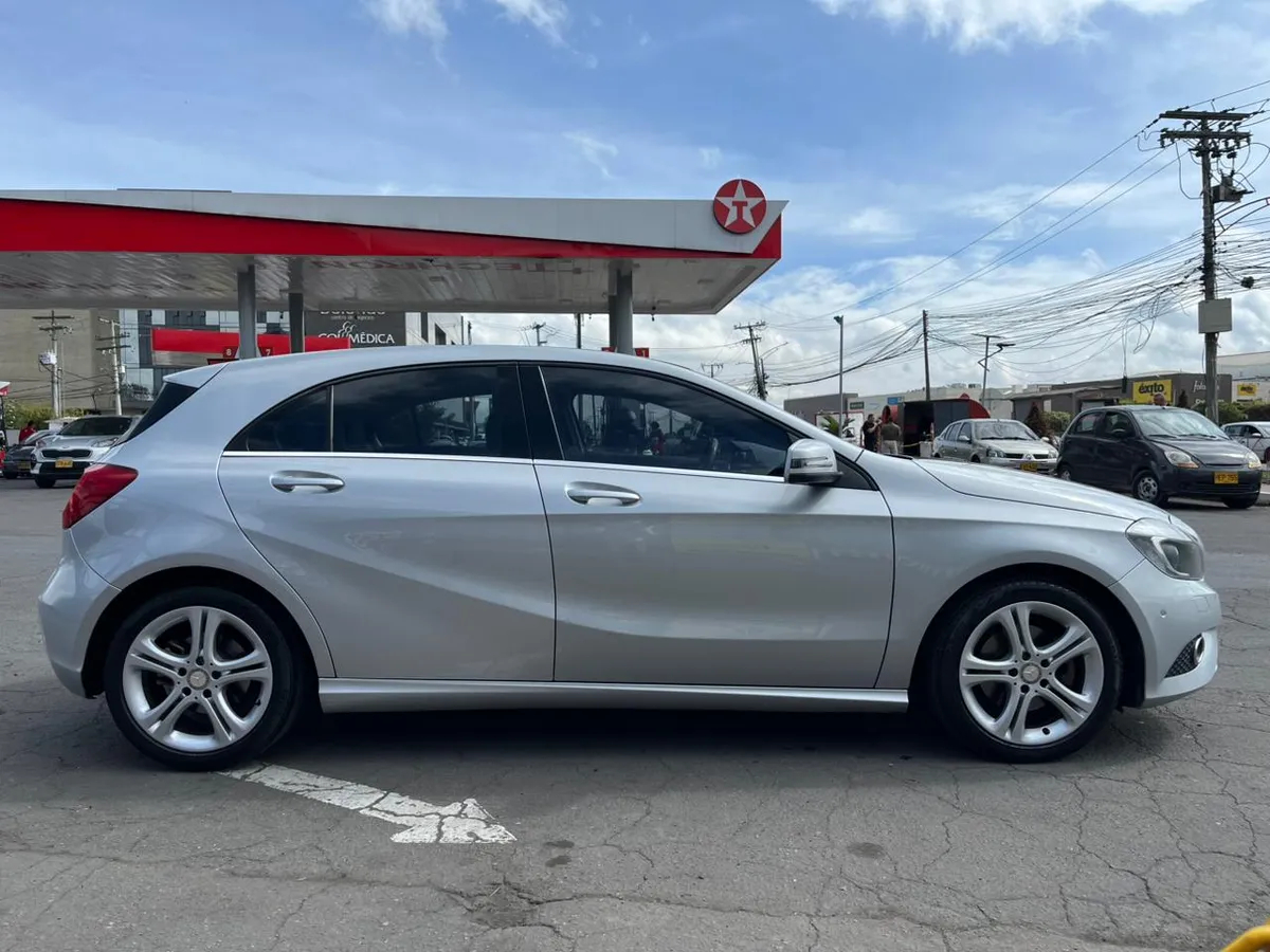 Mercedes-Benz A 200 2014 Plateado Cajicá