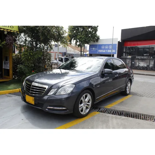 Mercedes-Benz E 250 2011 Gris Bogotá