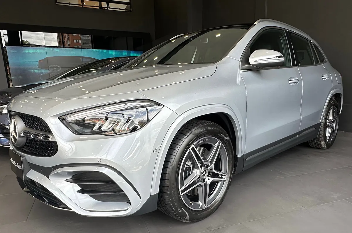 Mercedes-Benz GLA 250 2026 Plateado Bogotá