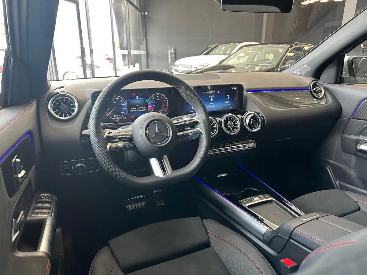 Mercedes-Benz GLA 250 2026 Plateado Bogotá