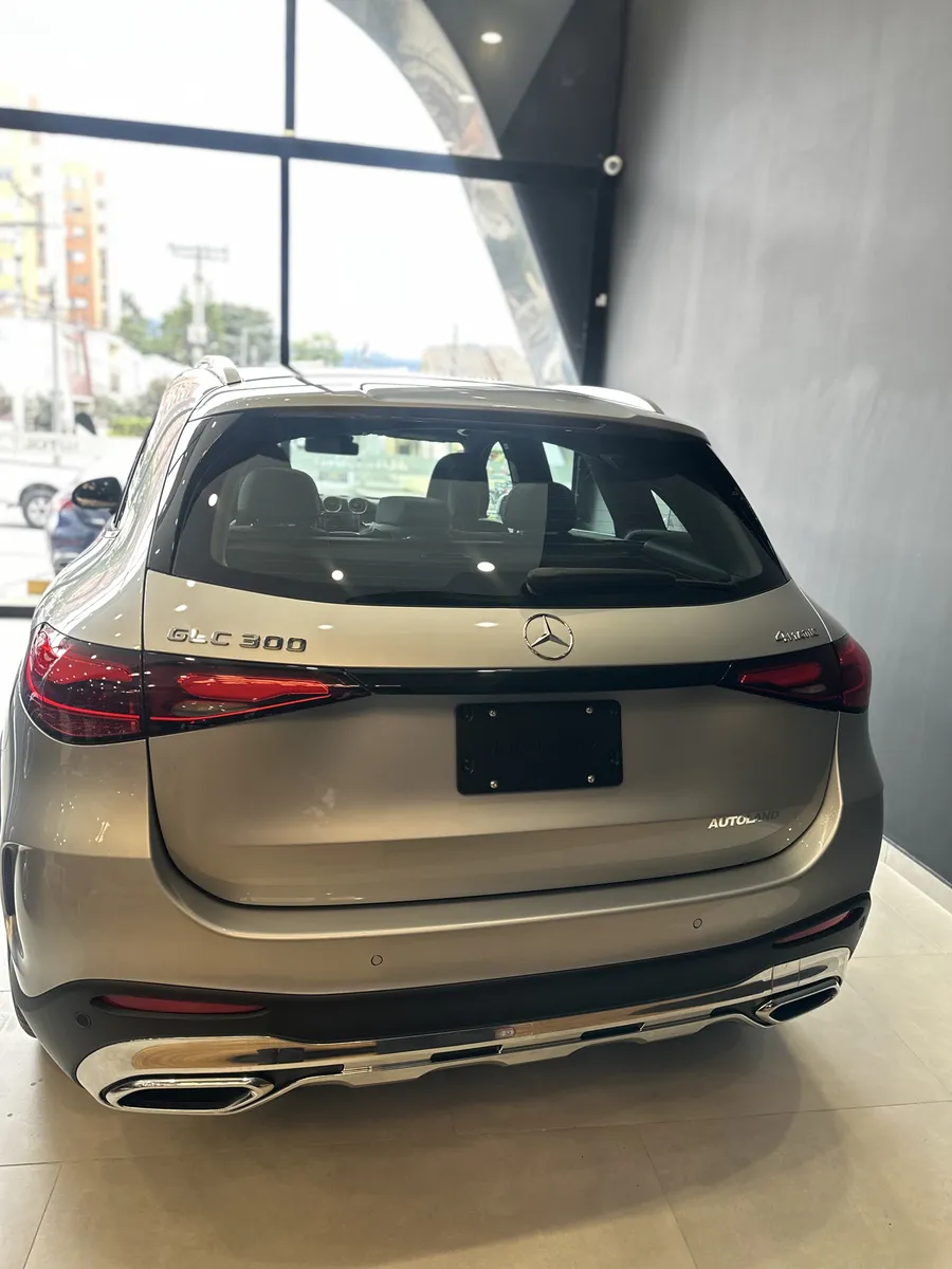 Mercedes-Benz GLC 300 2026 Gris Bogotá
