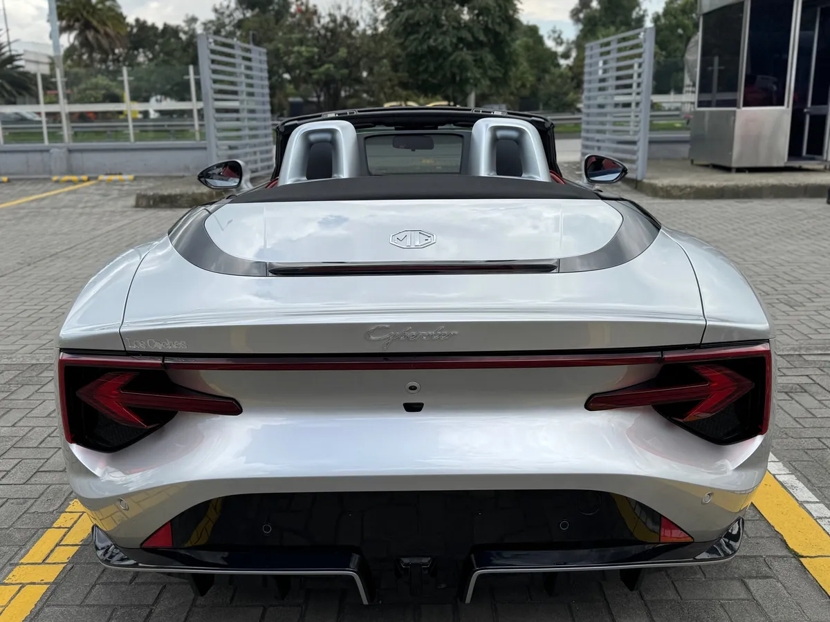 MG Cyberster 2026 Plateado Bogotá