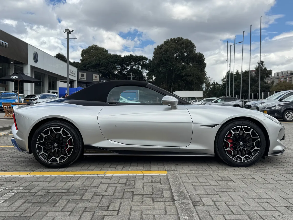 MG Cyberster 2026 Plateado Bogotá