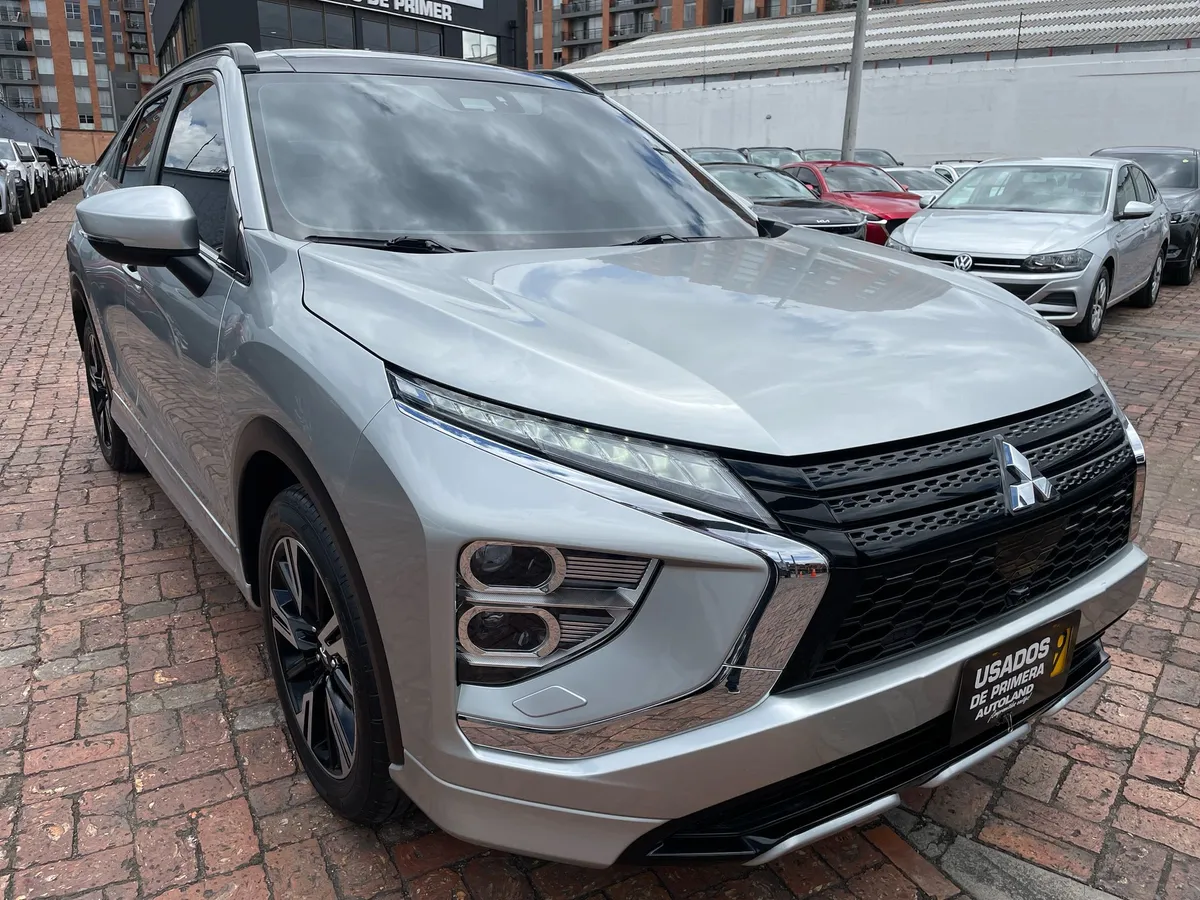 Mitsubishi Eclipse Cross 2023 Plateado Bogotá