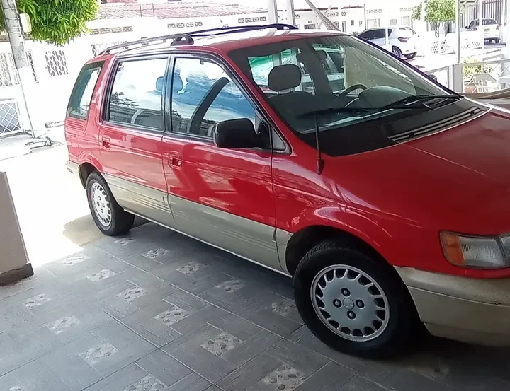 Mitsubishi Expo 2.4l 1994 rojo1