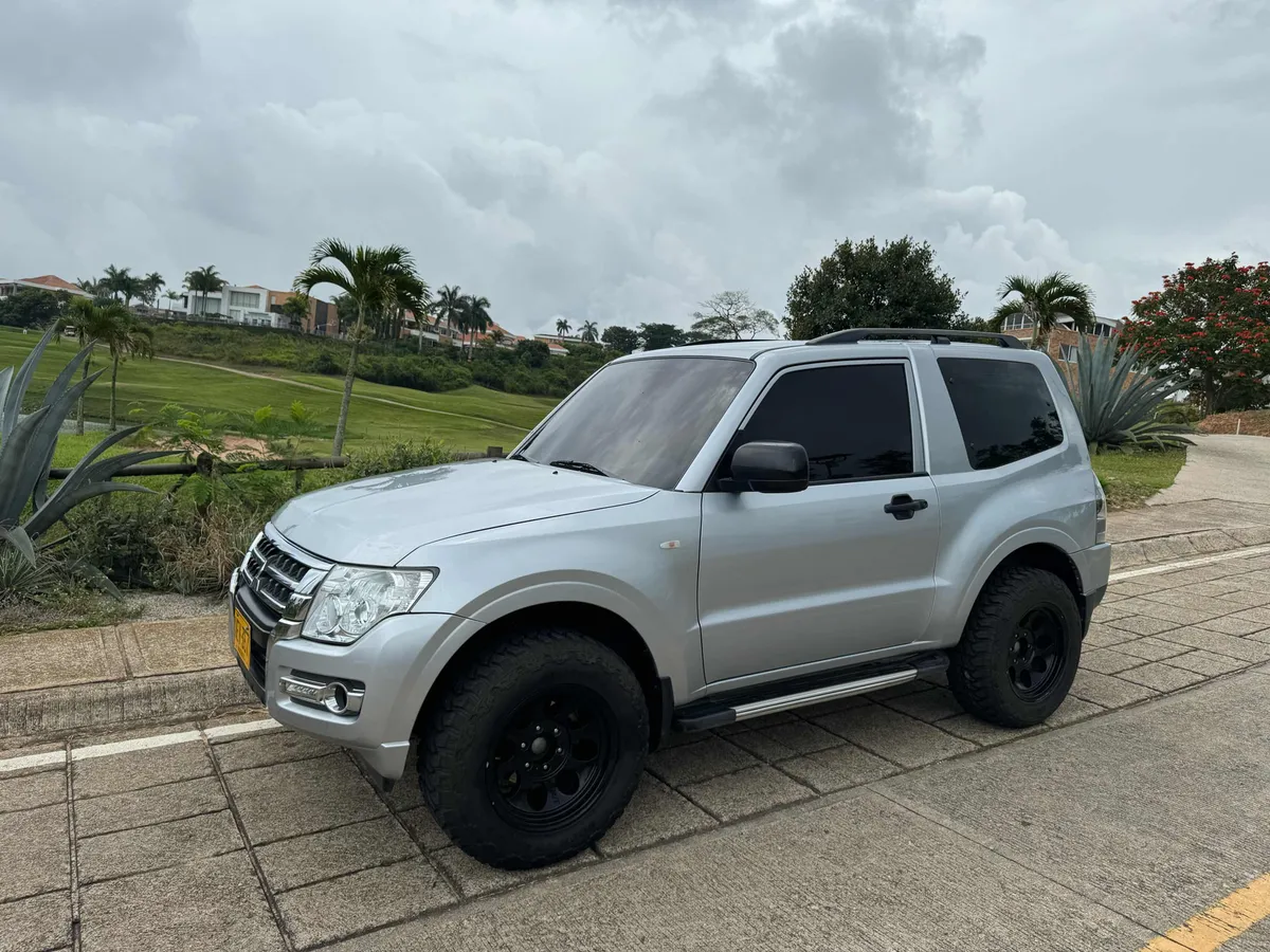 Mitsubishi Montero 2016 Plateado Floridablanca