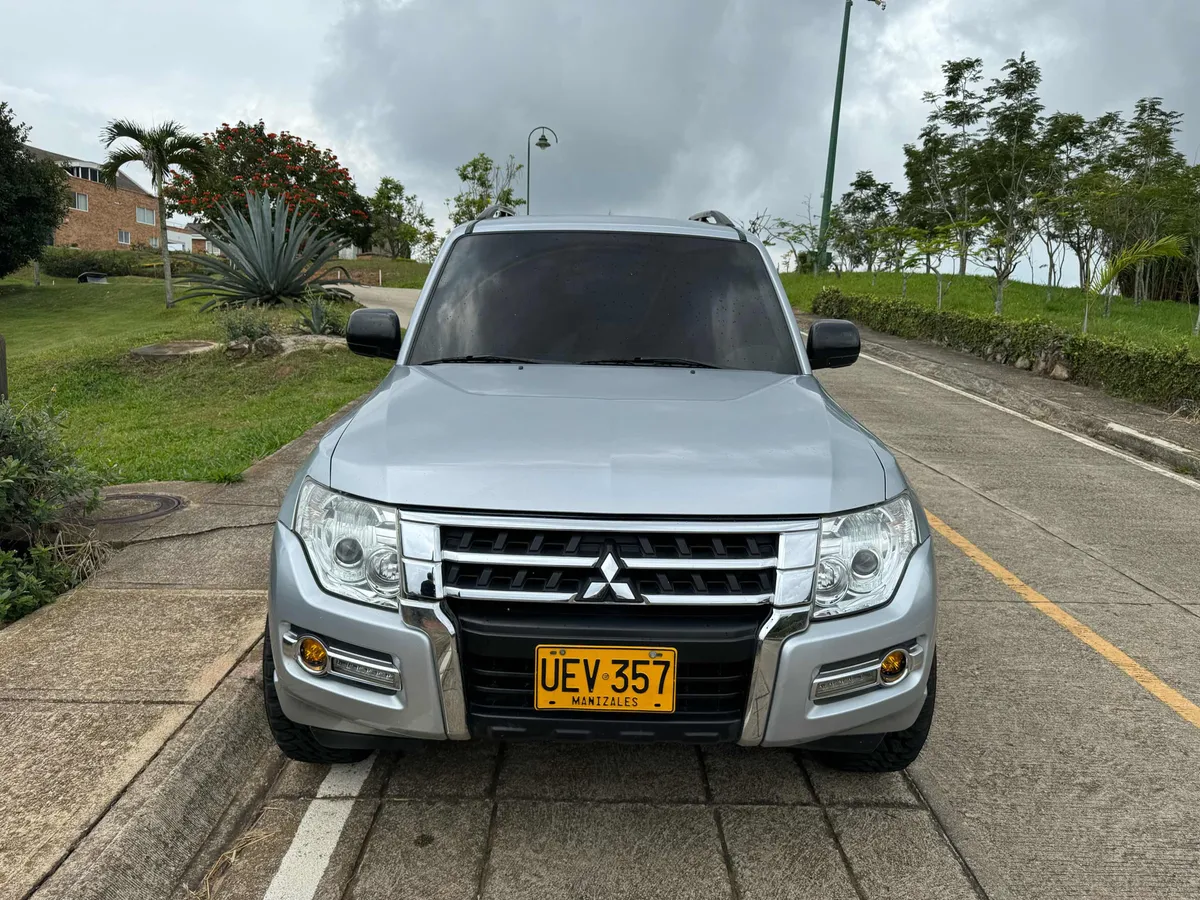 Mitsubishi Montero 2016 Plateado Floridablanca