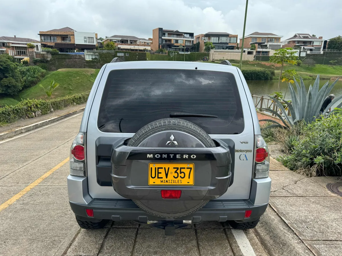 Mitsubishi Montero 2016 Plateado Floridablanca