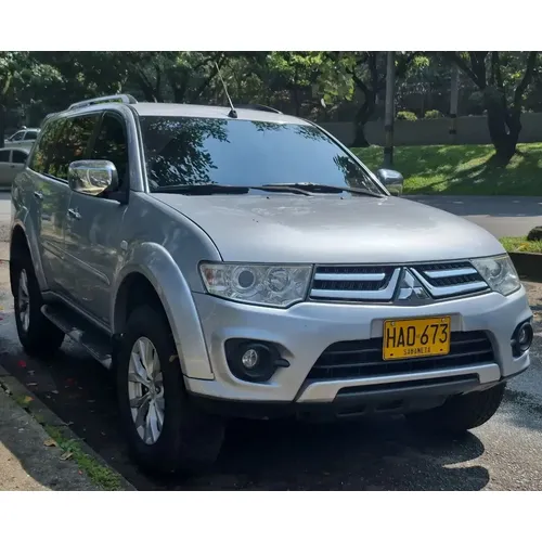 Mitsubishi Nativa 2015 Plateado Medellín
