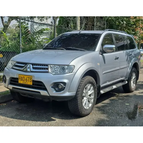 Mitsubishi Nativa 2015 Plateado Medellín