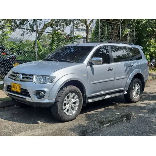 Mitsubishi Nativa 2015 Plateado Medellín