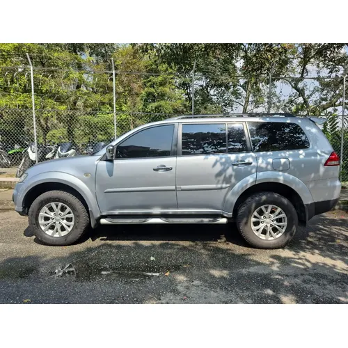 Mitsubishi Nativa 2015 Plateado Medellín