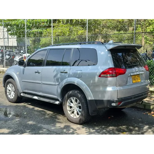 Mitsubishi Nativa 2015 Plateado Medellín
