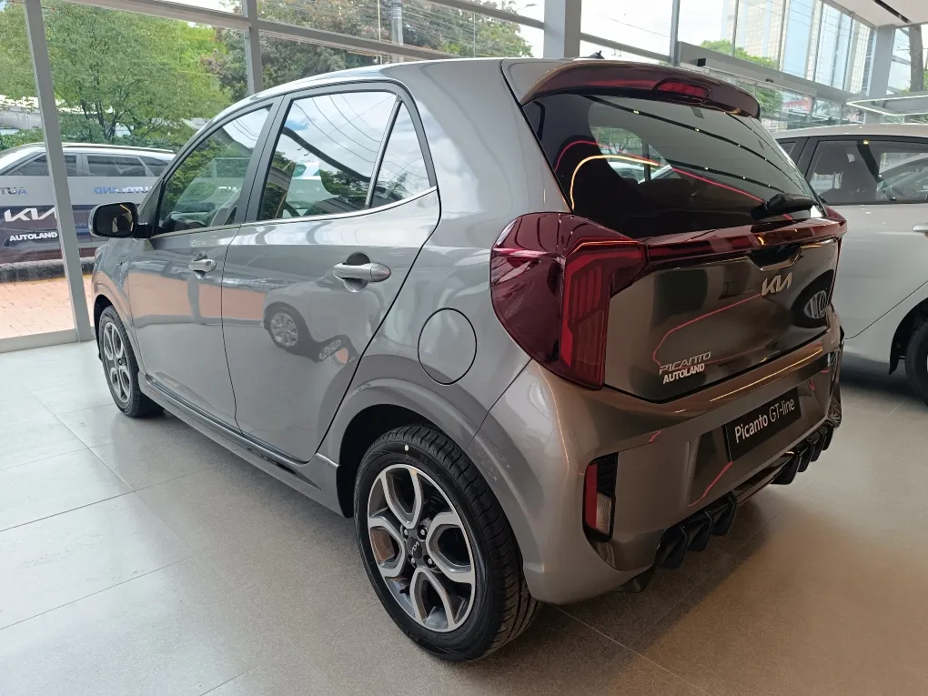 Kia Picanto GT-Line 2026 Gris Medellín