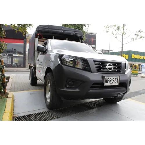 Nissan Frontier 2021 Plateado Bogotá
