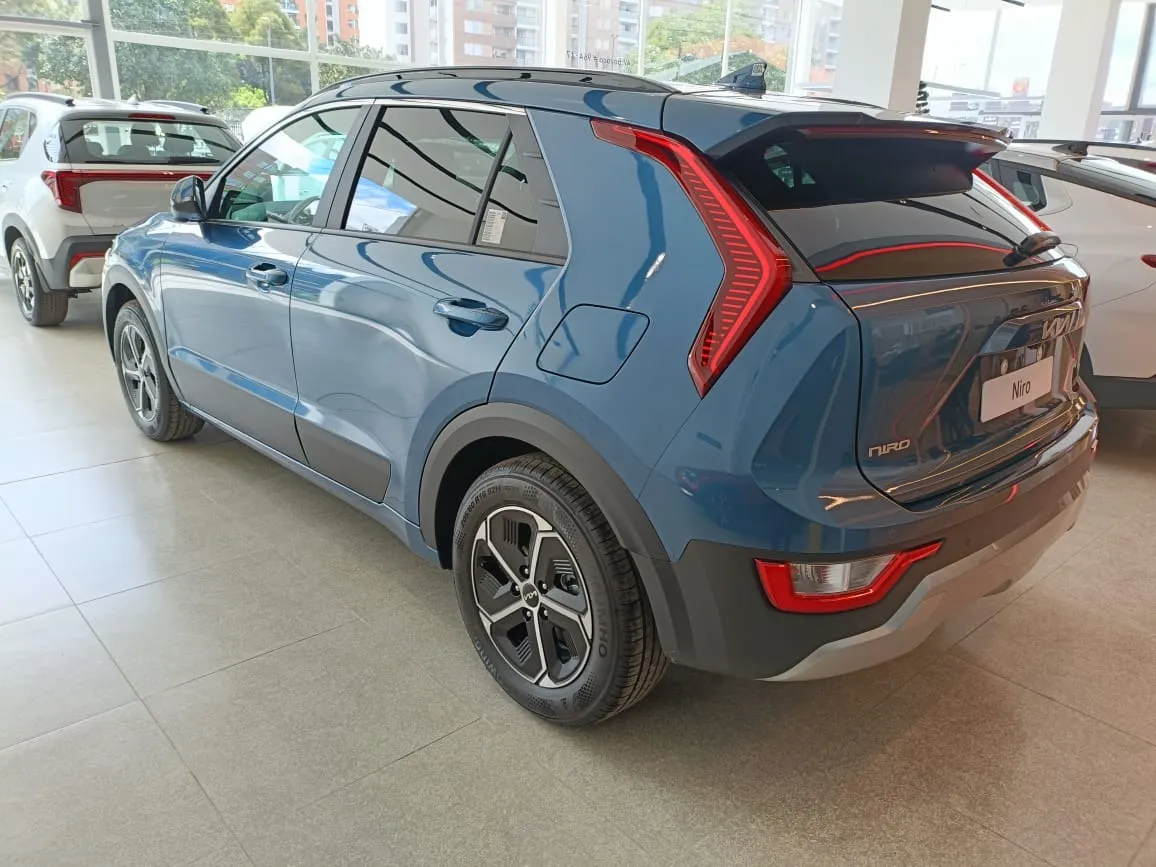 Kia Niro Desire 2026 Azul Bogotá