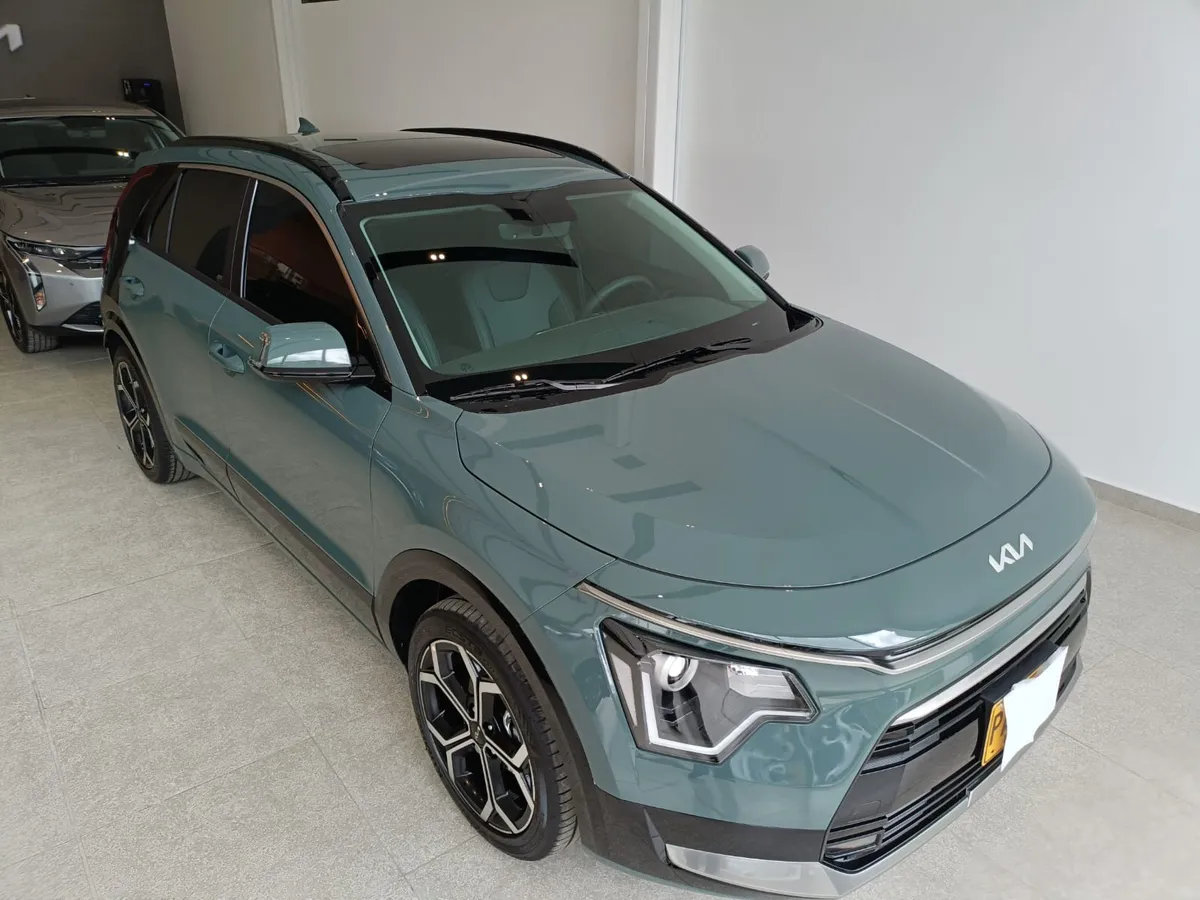 Kia Niro Vibrant 2026 Verde Bogotá