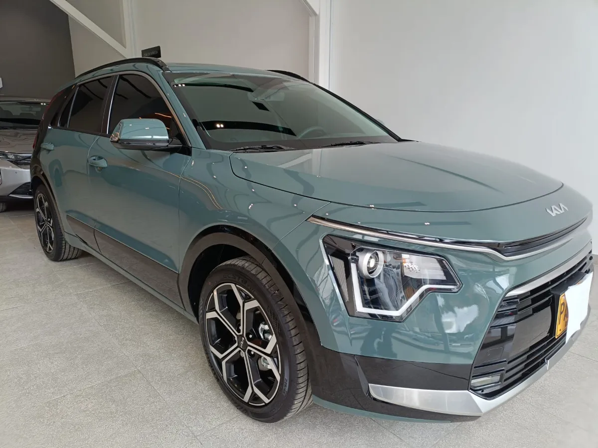 Kia Niro Vibrant 2026 Verde Bogotá