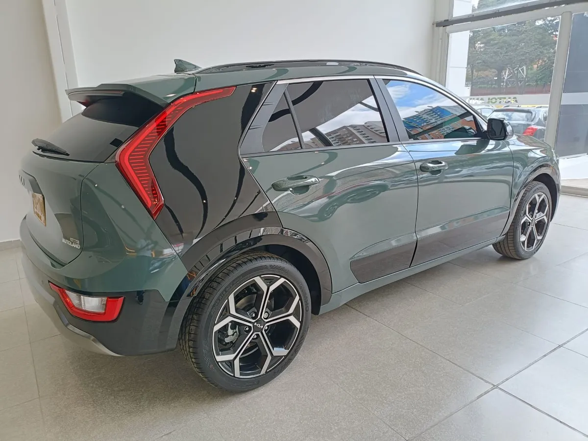 Kia Niro Vibrant 2026 Verde Bogotá