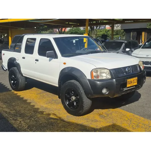 Nissan D22 2010 Blanco Medellín