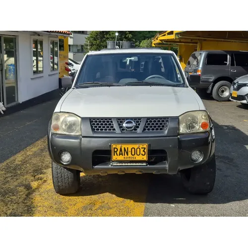 Nissan D22 2010 Blanco Medellín