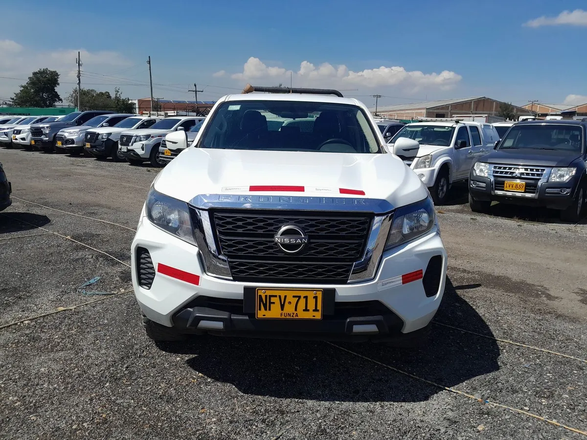 Nissan Frontier 2024 Blanco Bogotá