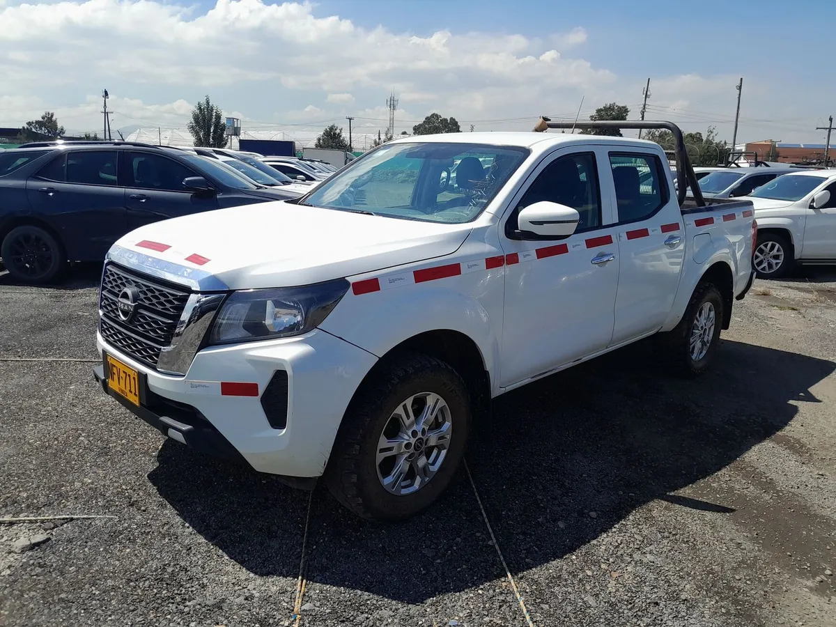 Nissan Frontier 2024 Blanco Bogotá