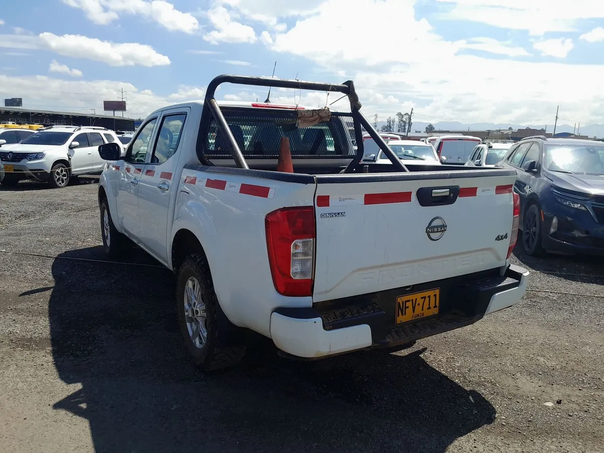 Nissan Frontier 2024 Blanco Bogotá