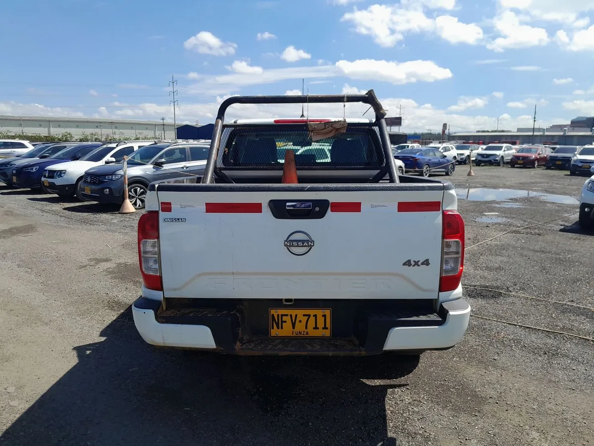 Nissan Frontier 2024 Blanco Bogotá