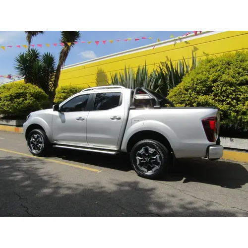 Nissan Frontier 2024 Plateado Bogotá
