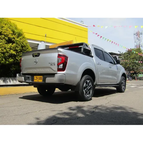 Nissan Frontier 2024 Plateado Bogotá