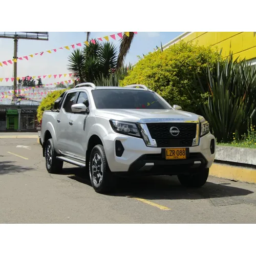 Nissan Frontier 2024 Plateado Bogotá