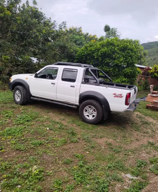 Nissan Frontier 2007 blanco3