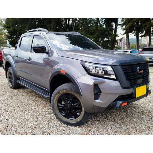 Nissan Frontier 2023 Gris Bogotá