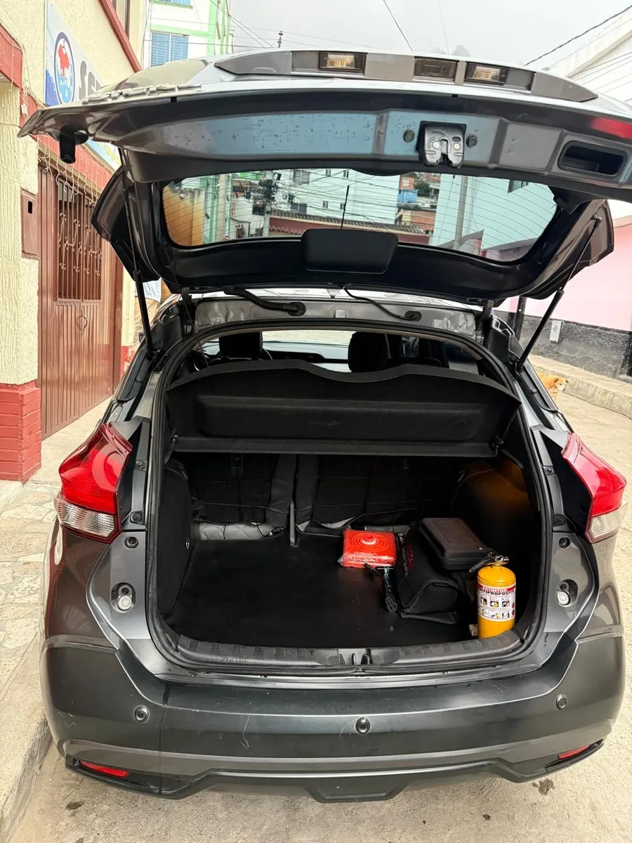 Nissan Kicks 2018 Gris Pamplona