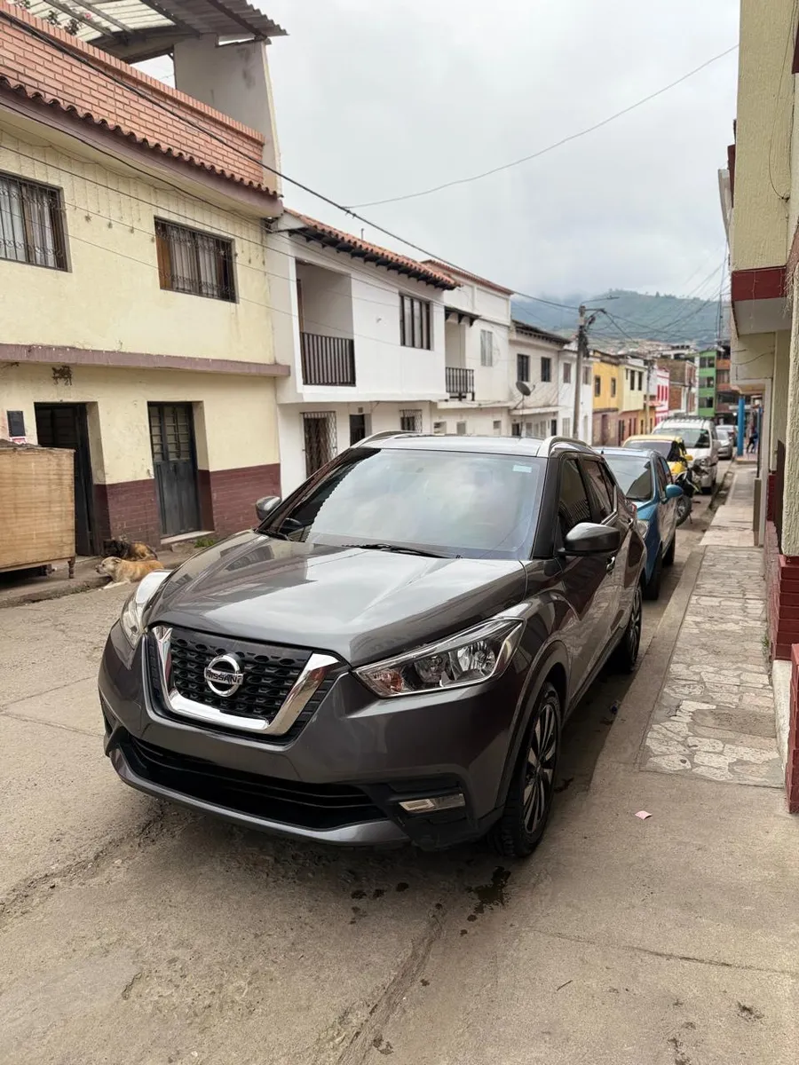 Nissan Kicks 2018 Gris Pamplona