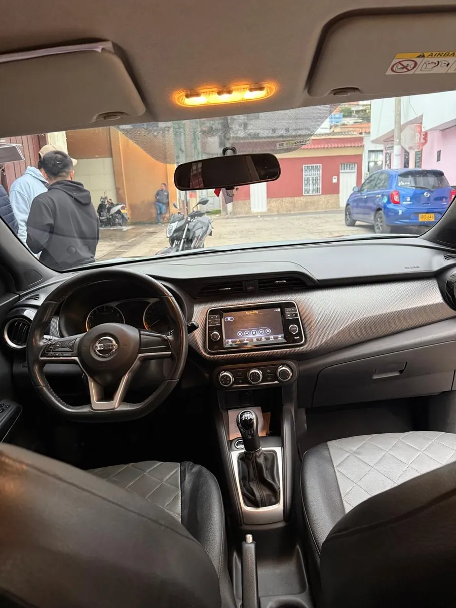 Nissan Kicks 2018 Gris Pamplona