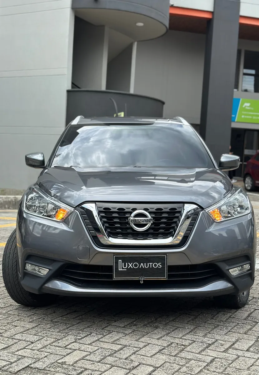 Nissan Kicks 2018 Gris Medellín