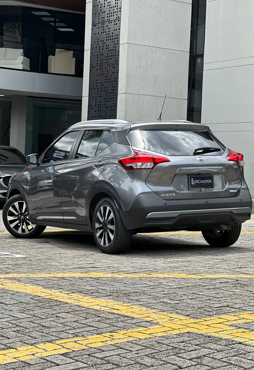 Nissan Kicks 2018 Gris Medellín