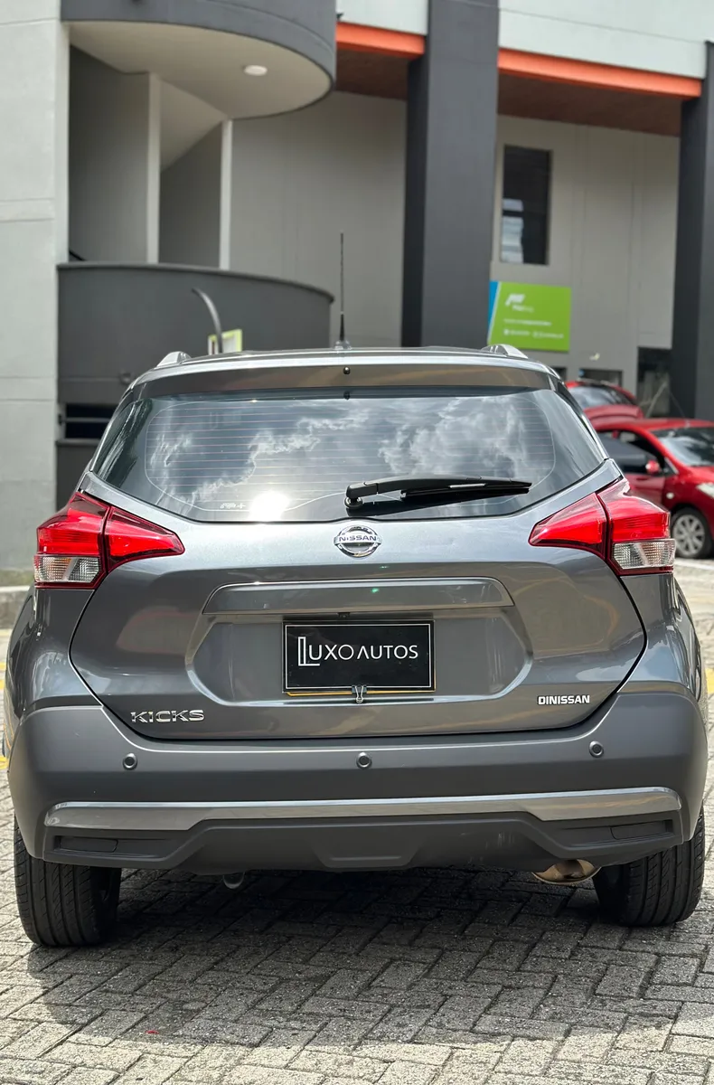 Nissan Kicks 2018 Gris Medellín