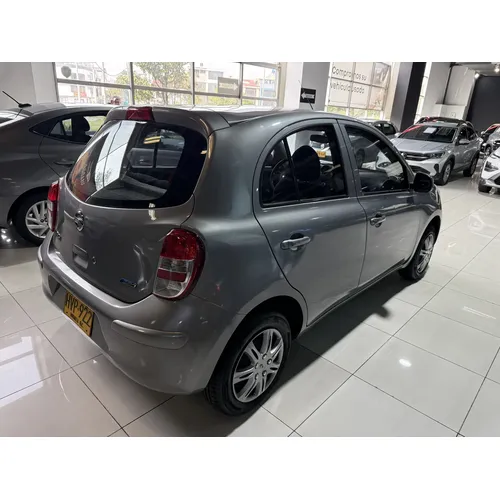 Nissan March 2015 Gris Bogotá